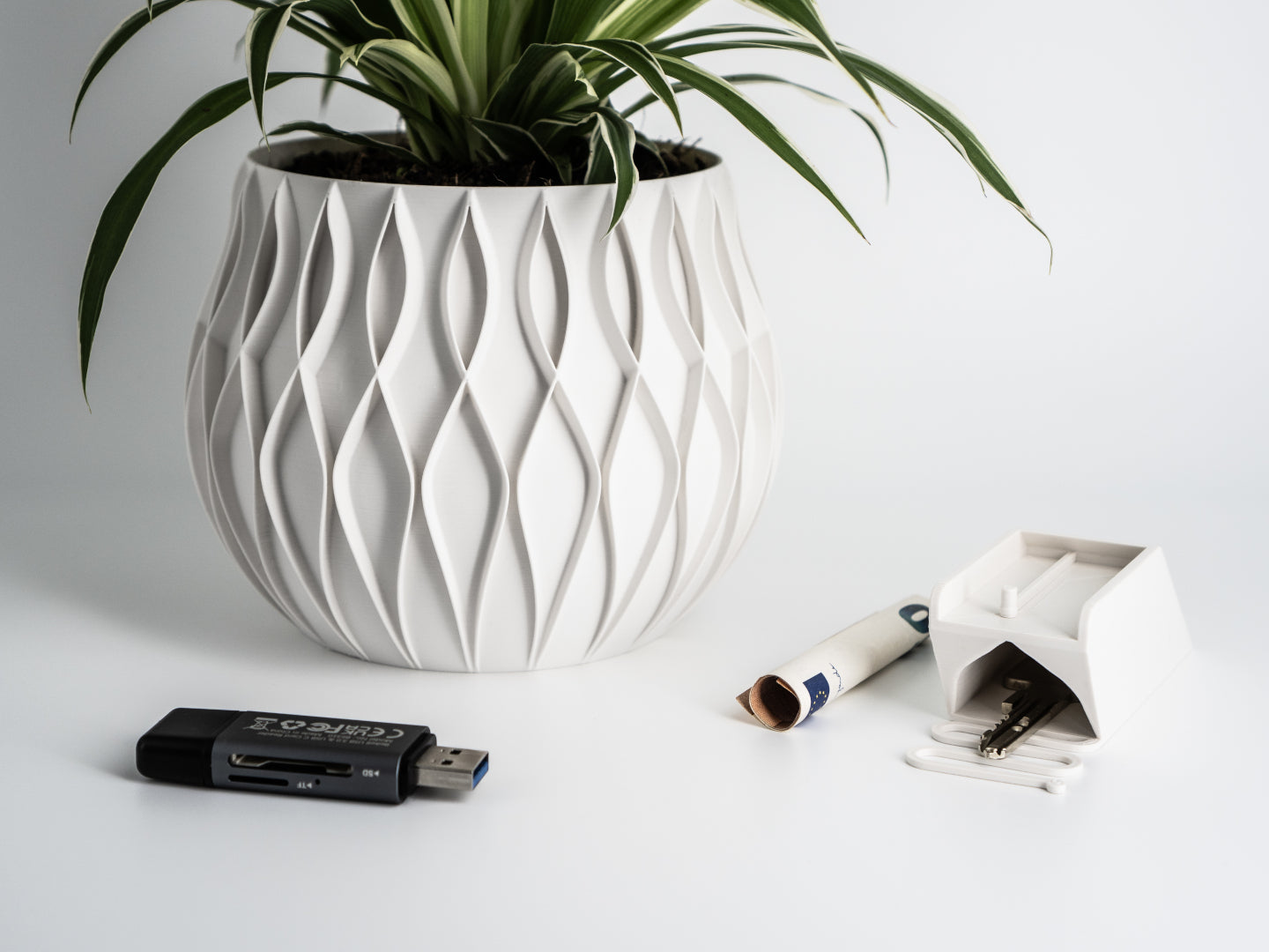 Minimalist Planter with Secret Compartment – 3D Printed Push-to-Open Stash Box